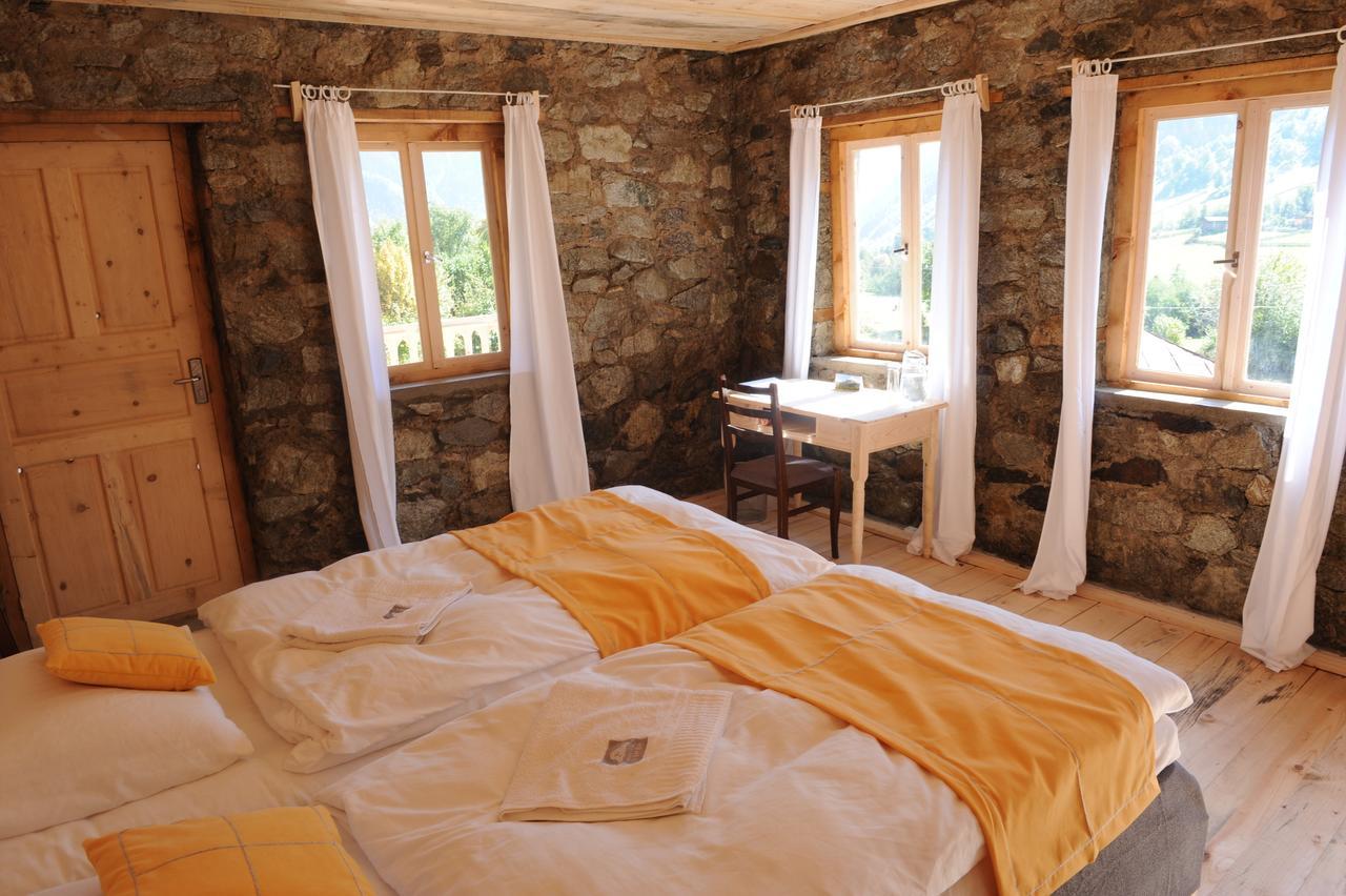 Grand Hotel Ushba Mazeri Rum bild